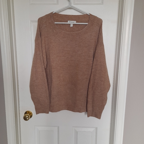 Woolen Bloom Sweater - Picture 1 of 5
